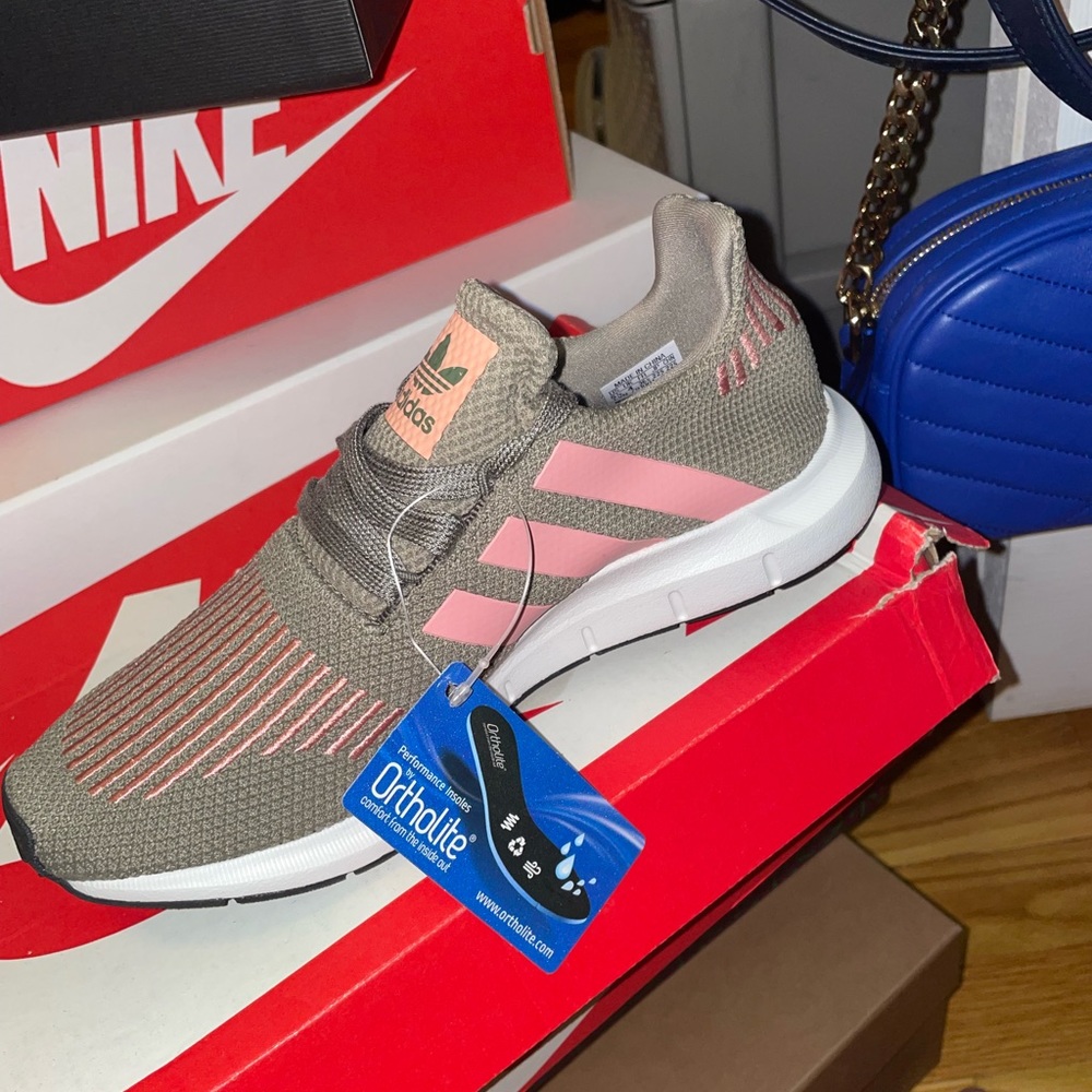Adidas swift run sneakers brand new never worn